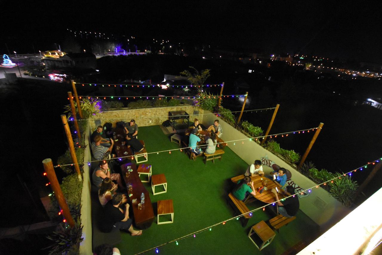 Mad Monkey Hostel Kampot (Adults Only) Esterno foto