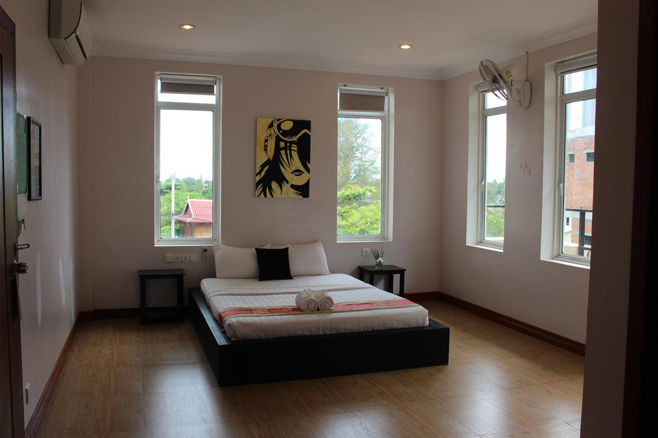 Mad Monkey Hostel Kampot (Adults Only) Esterno foto