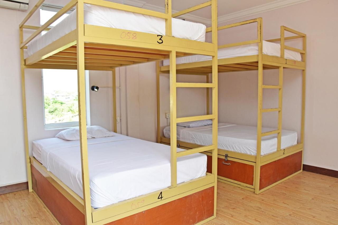 Mad Monkey Hostel Kampot (Adults Only) Esterno foto