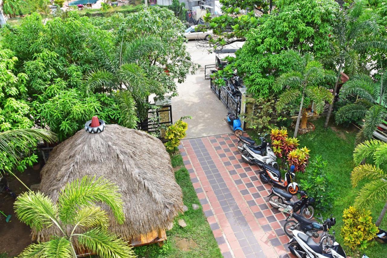 Mad Monkey Hostel Kampot (Adults Only) Esterno foto