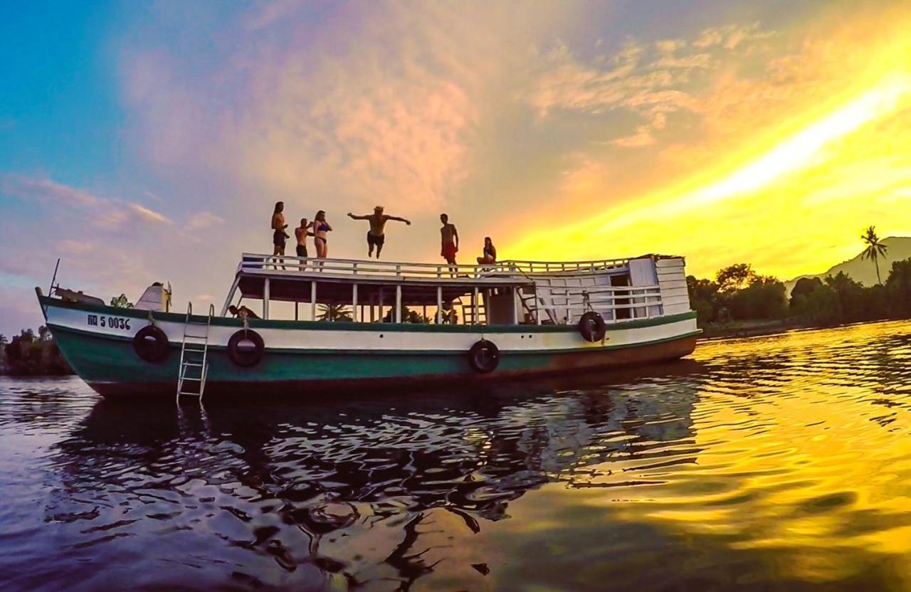 Mad Monkey Hostel Kampot (Adults Only) Esterno foto