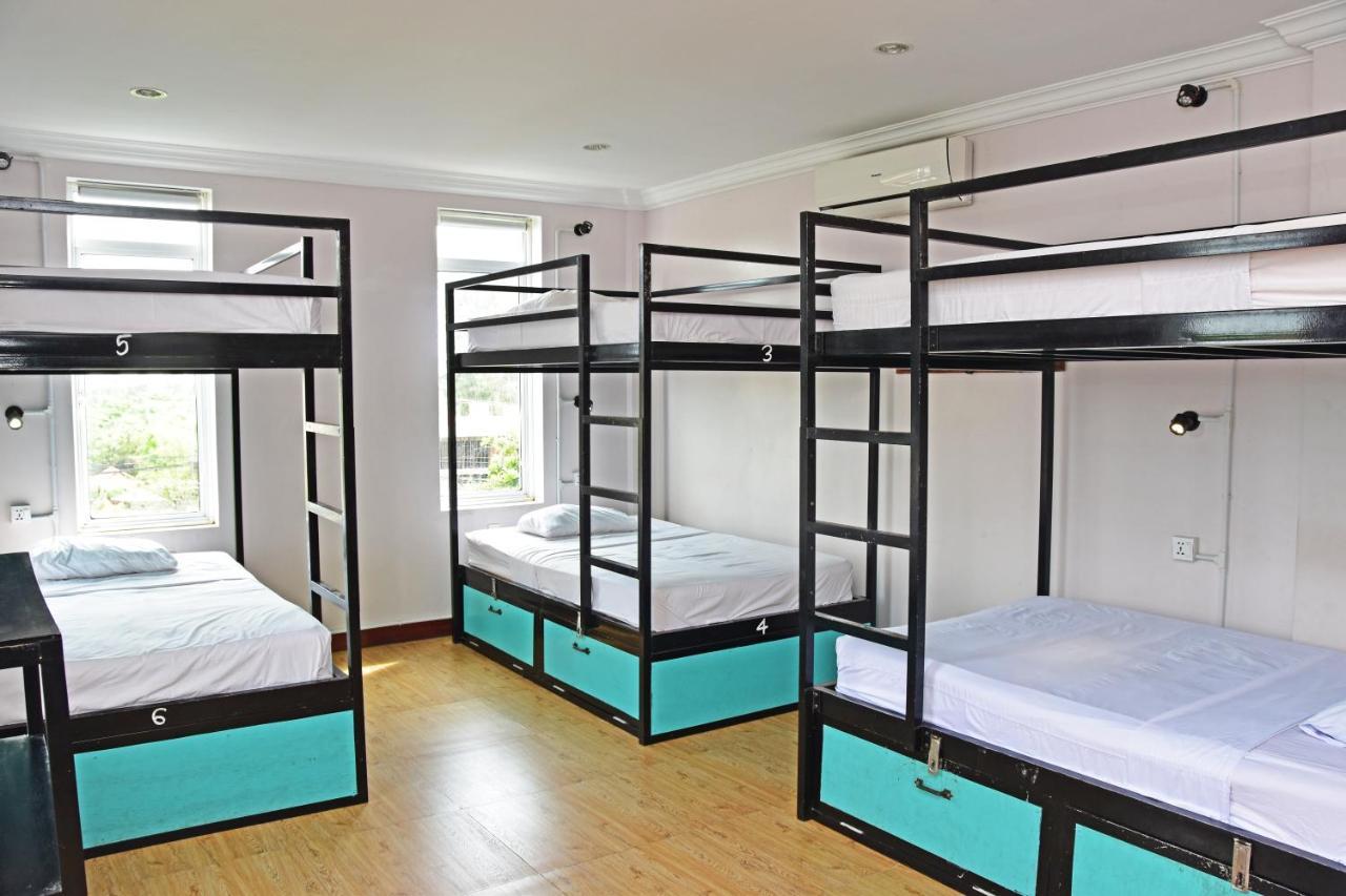 Mad Monkey Hostel Kampot (Adults Only) Esterno foto