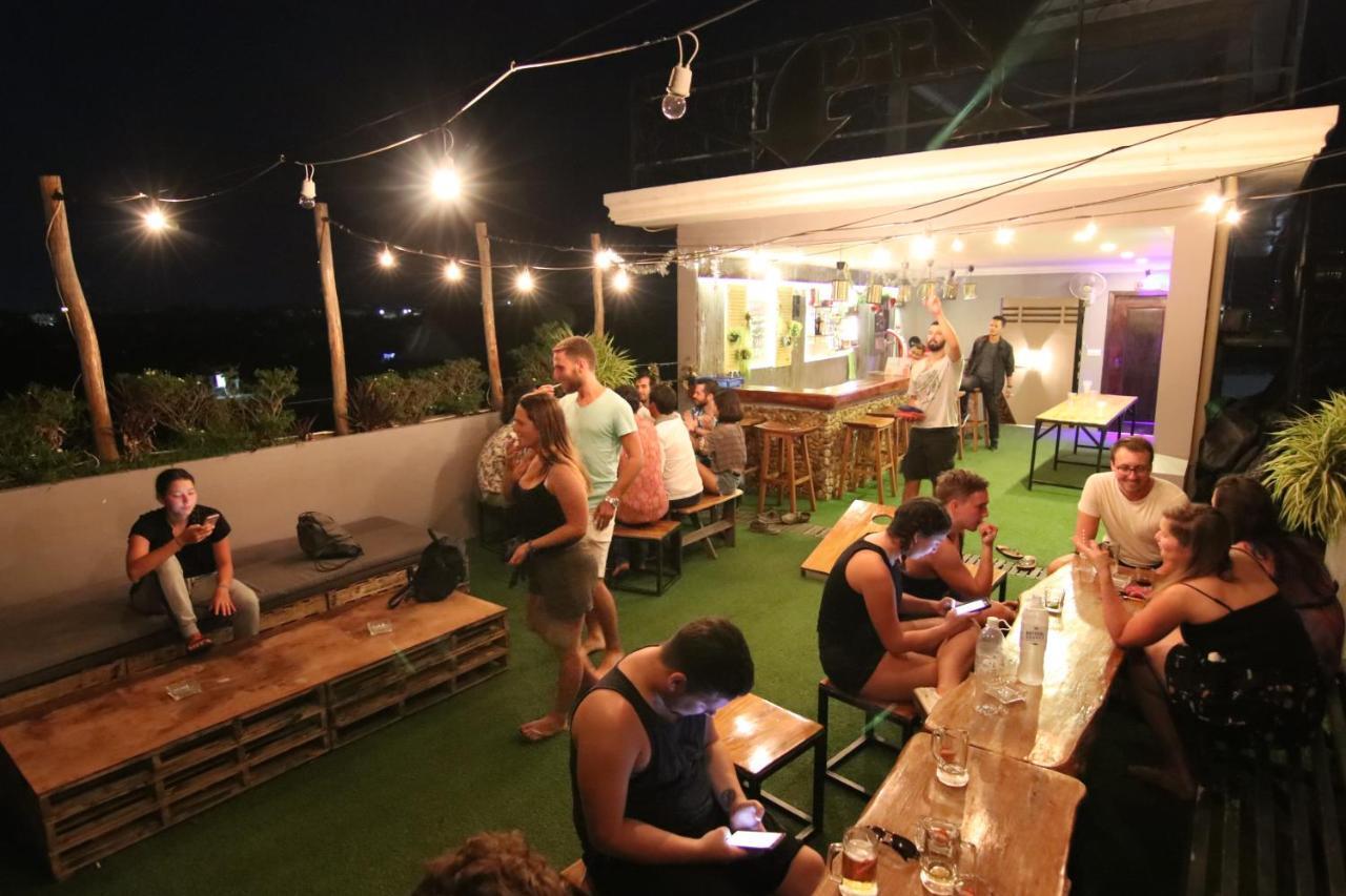 Mad Monkey Hostel Kampot (Adults Only) Esterno foto